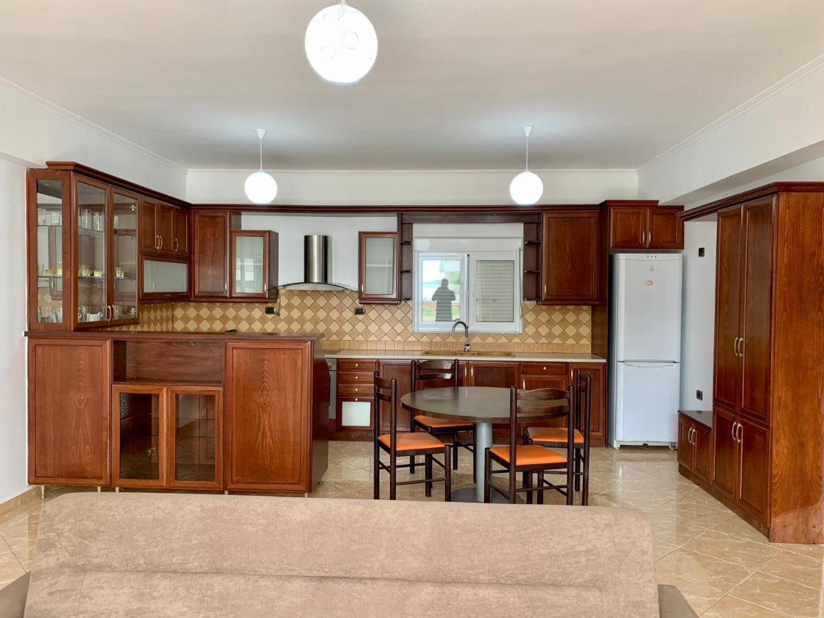 Bardhi Apts Sarande Exterior photo