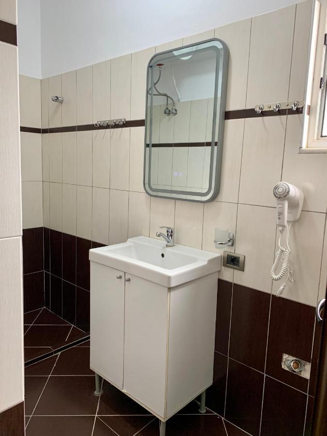 Bardhi Apts Sarande Exterior photo