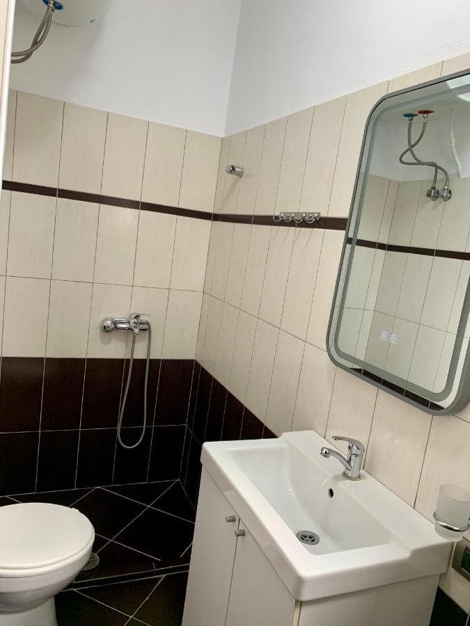 Bardhi Apts Sarande Exterior photo