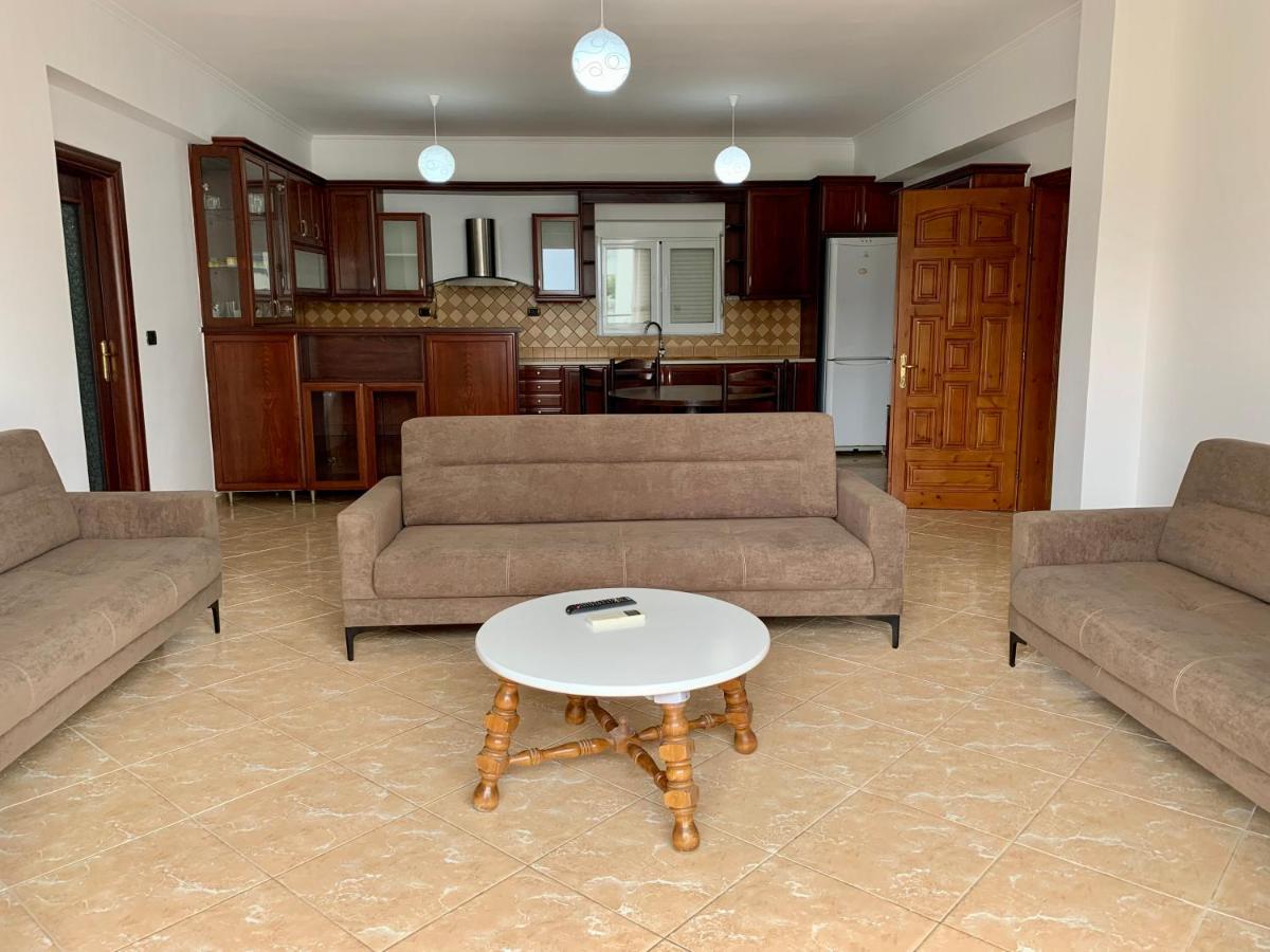Bardhi Apts Sarande Exterior photo